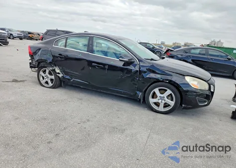 2012 Volvo S60 T5 z USA, uszkodzony, nr VIN YV1622FSXC2123915